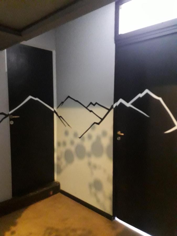 Moving Hostel Travel Bar San Carlos de Bariloche Kültér fotó
