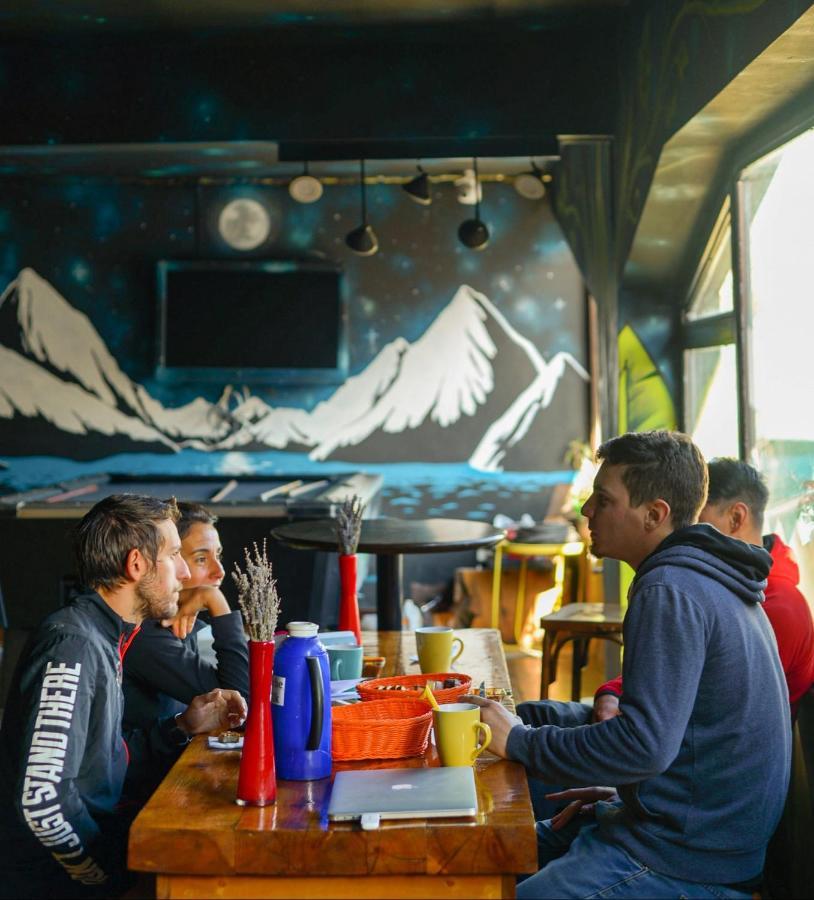 Moving Hostel Travel Bar San Carlos de Bariloche Kültér fotó