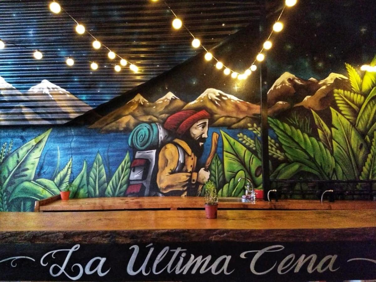 Moving Hostel Travel Bar San Carlos de Bariloche Kültér fotó