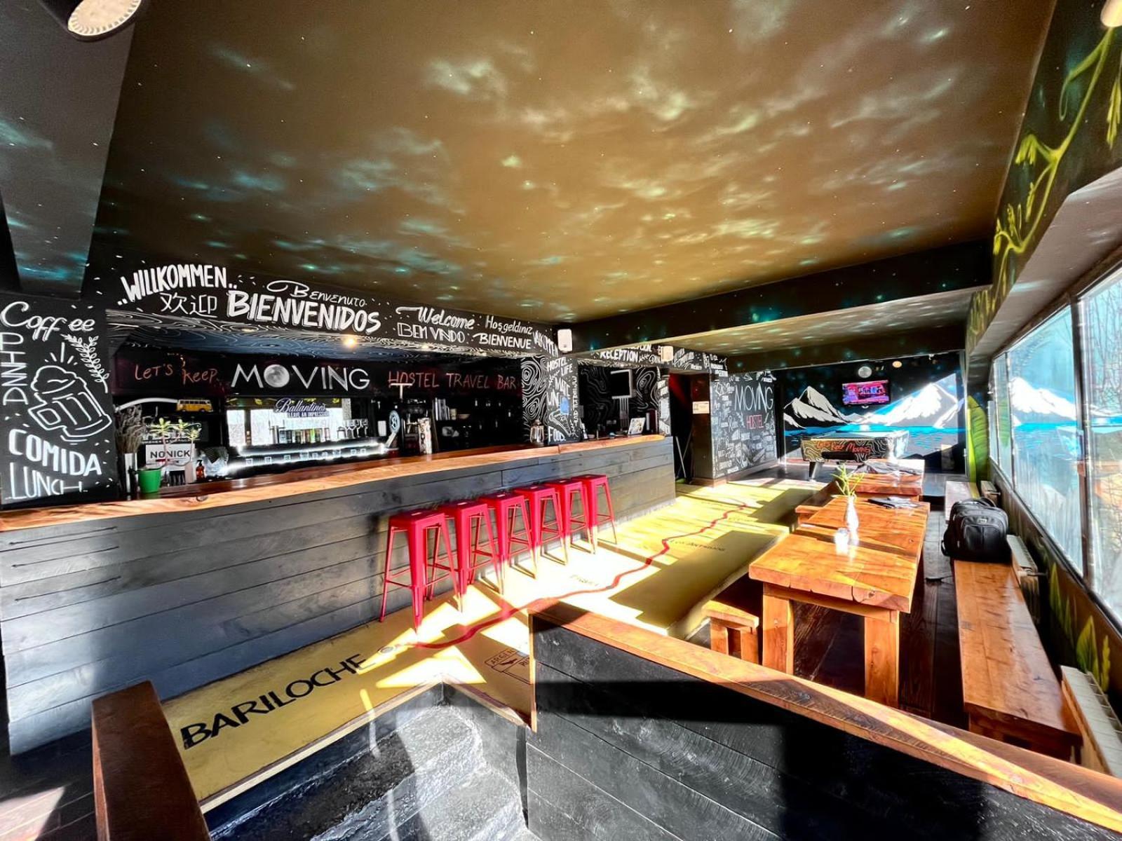Moving Hostel Travel Bar San Carlos de Bariloche Kültér fotó