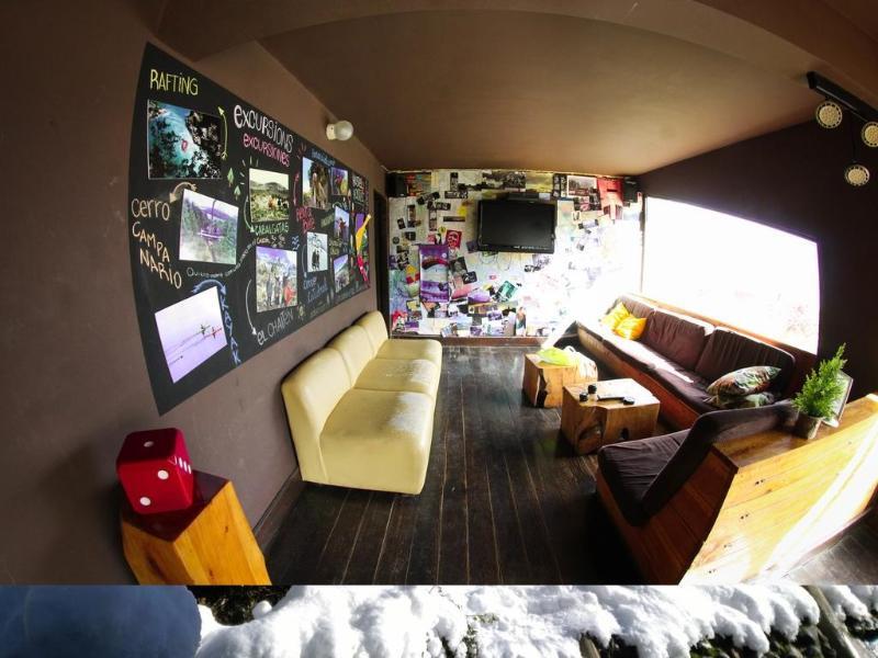 Moving Hostel Travel Bar San Carlos de Bariloche Kültér fotó