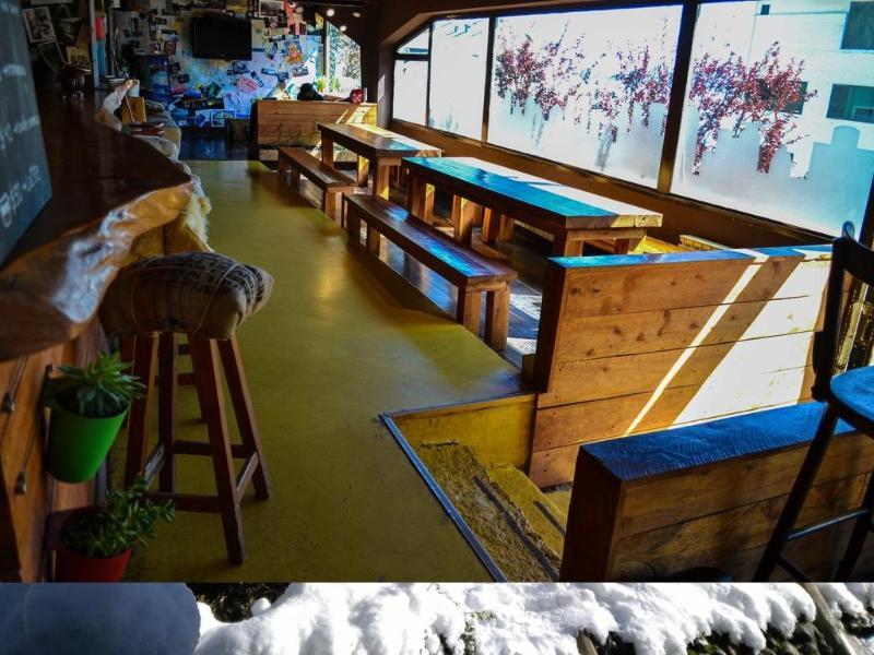Moving Hostel Travel Bar San Carlos de Bariloche Kültér fotó